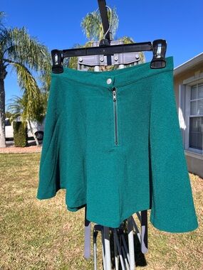 Forever 21 Emerald Green Textured Mini Skirt • Size S